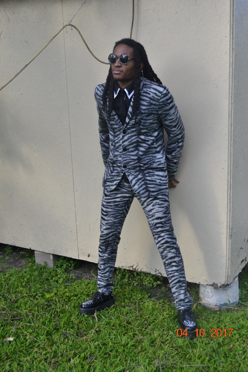 Male model photo shoot of Razorwraith in New Orleans,LA