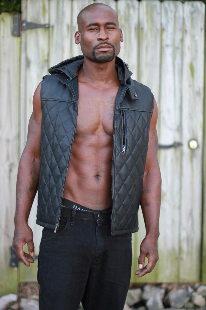 Male model photo shoot of Andre Grimes
