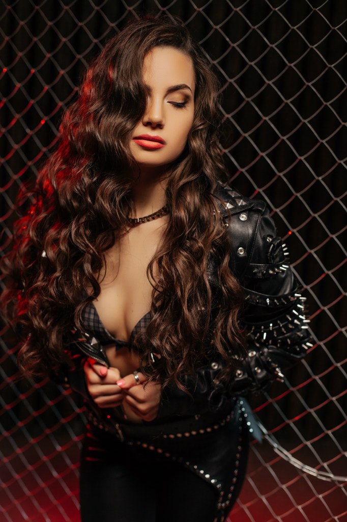 Female model photo shoot of SerenaVi