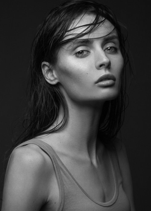 Female model photo shoot of Helena Portich