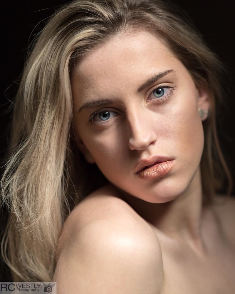 Female model photo shoot of Alycia_S