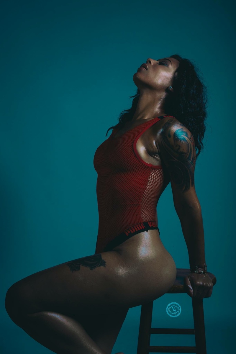 Female model photo shoot of KellyKellz in Atlanta, ga