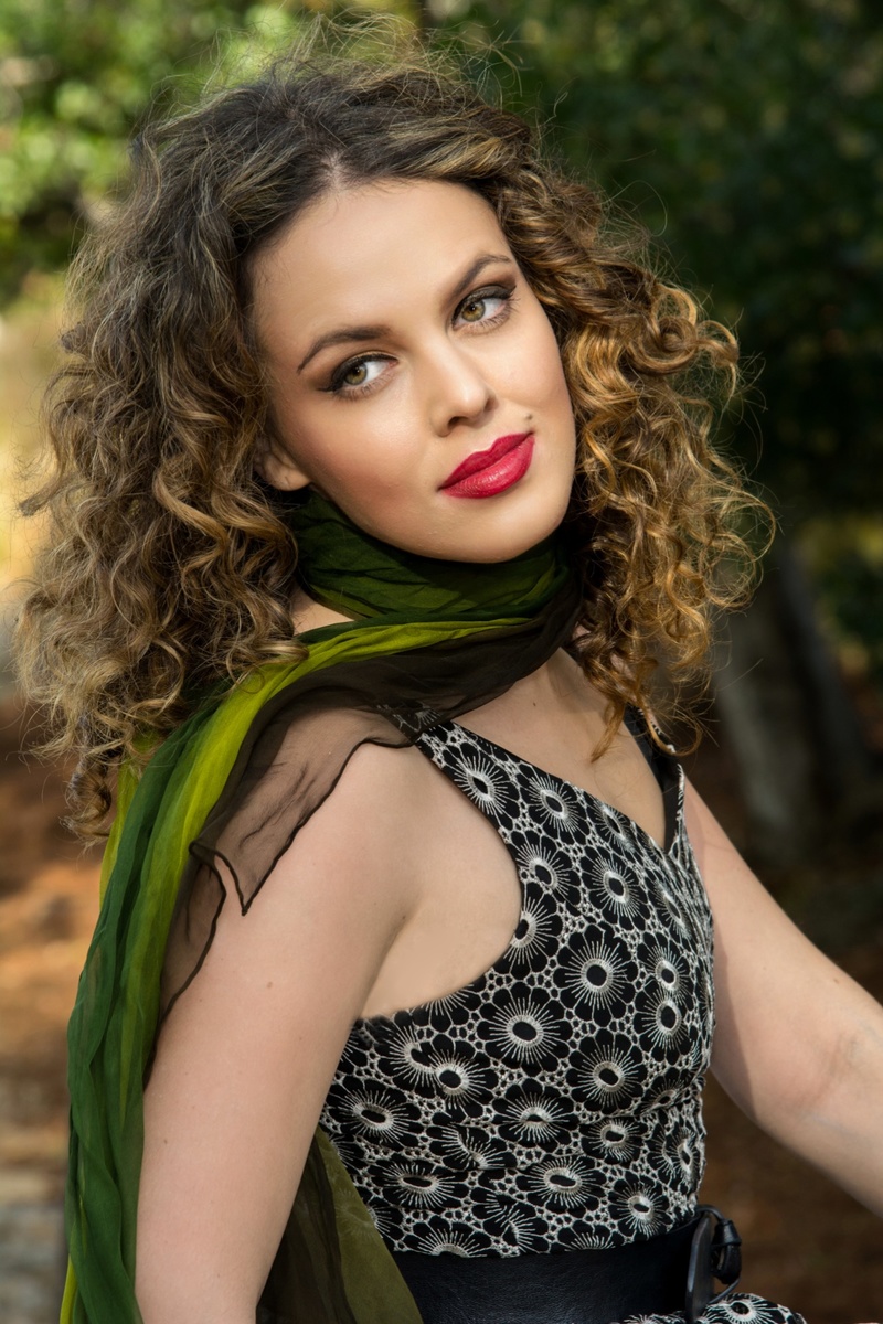 Female model photo shoot of zhenia bergantz