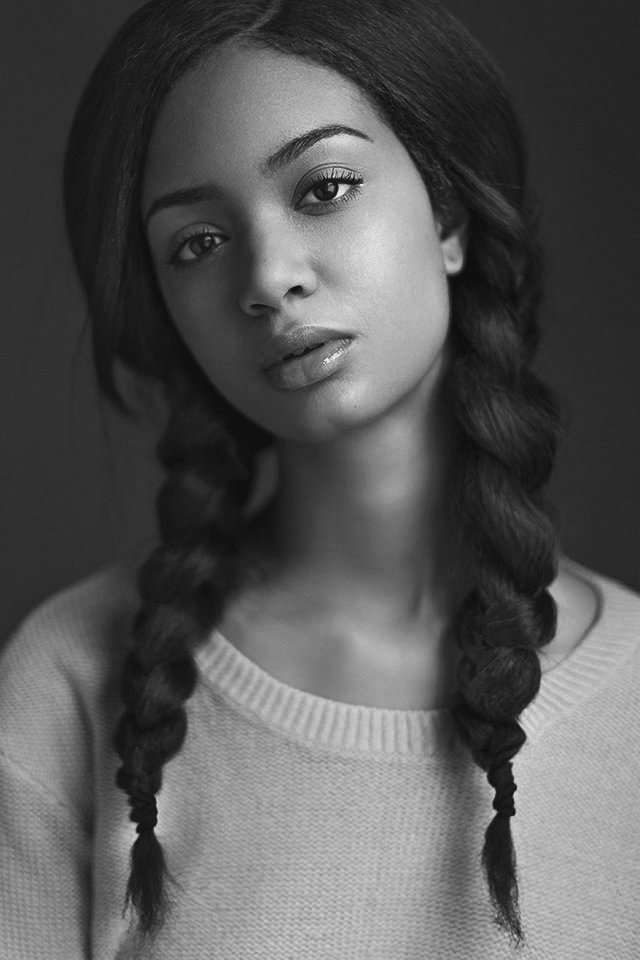 Female model photo shoot of Ariel Rogan by NiLuFoto