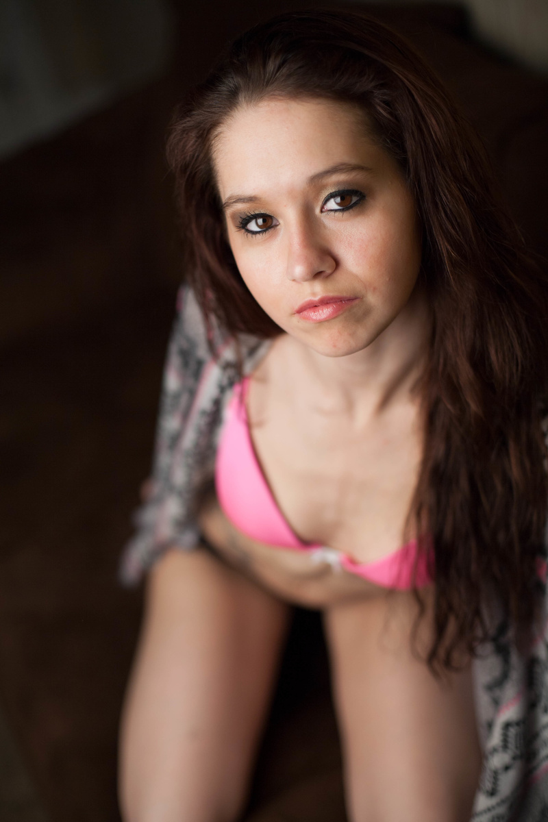Female model photo shoot of Ashley_26374
