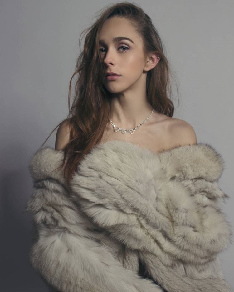 Female model photo shoot of briannathomann