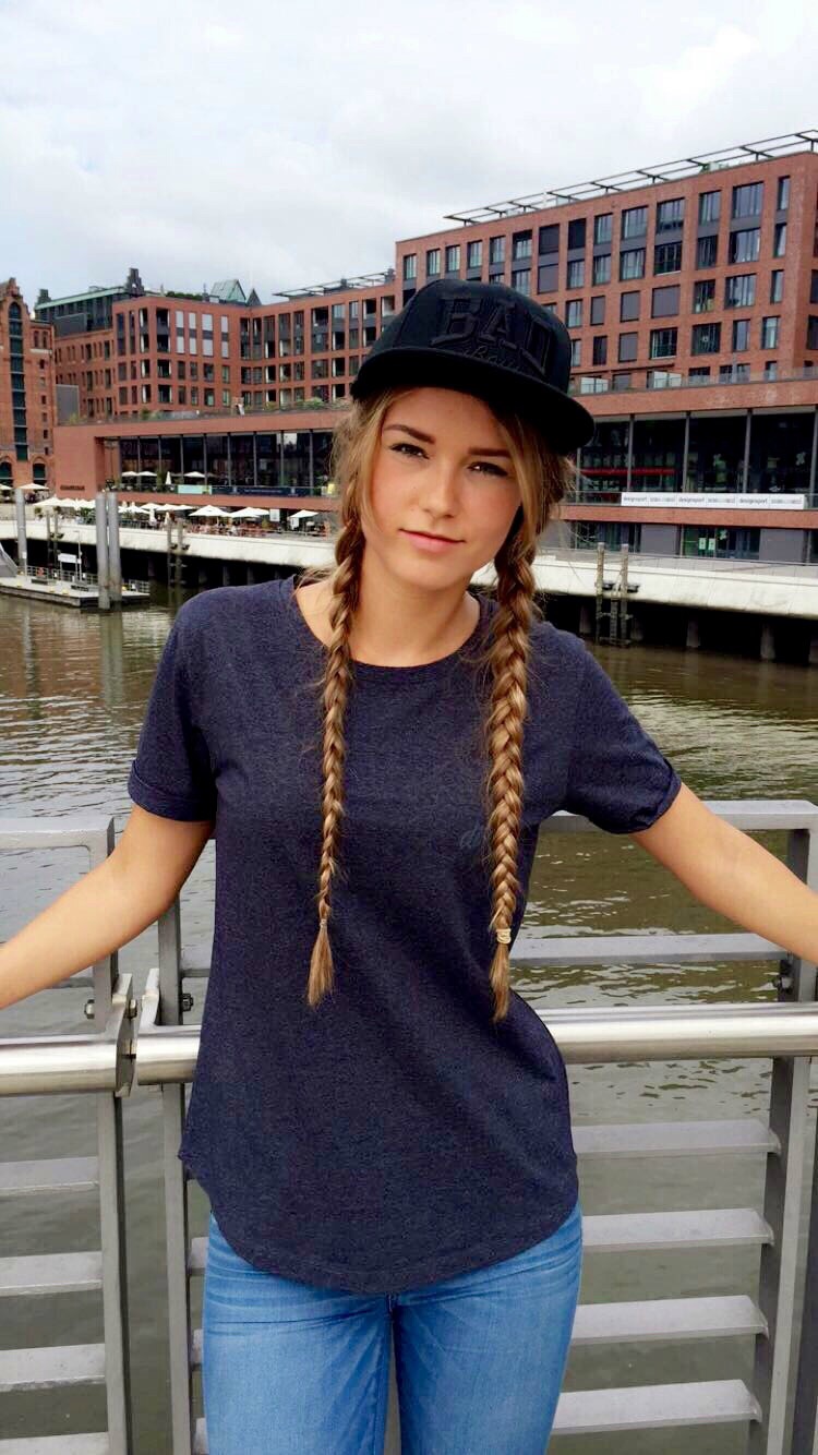 Female model photo shoot of jennygaida in Hamburg, Germany