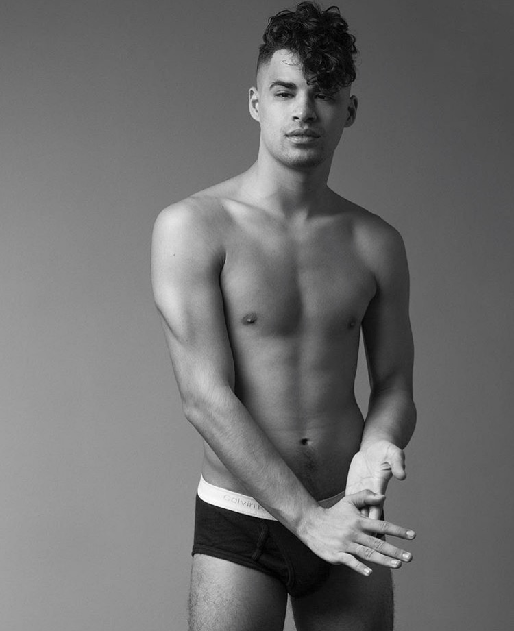 Male model photo shoot of Gabriel Izaguirre 