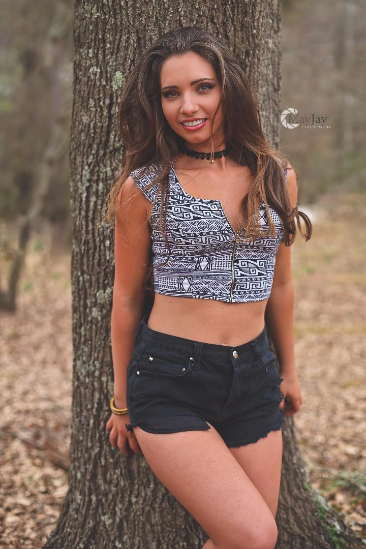Female model photo shoot of Chelci Megan