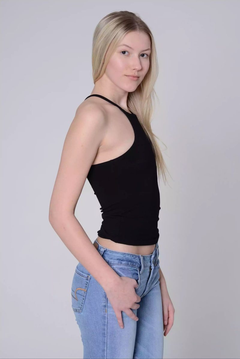 Female model photo shoot of Ashlyn Bigham