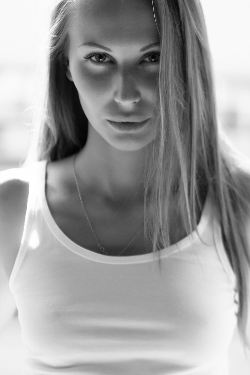 Female model photo shoot of Alina Ust by JayParis in Paris