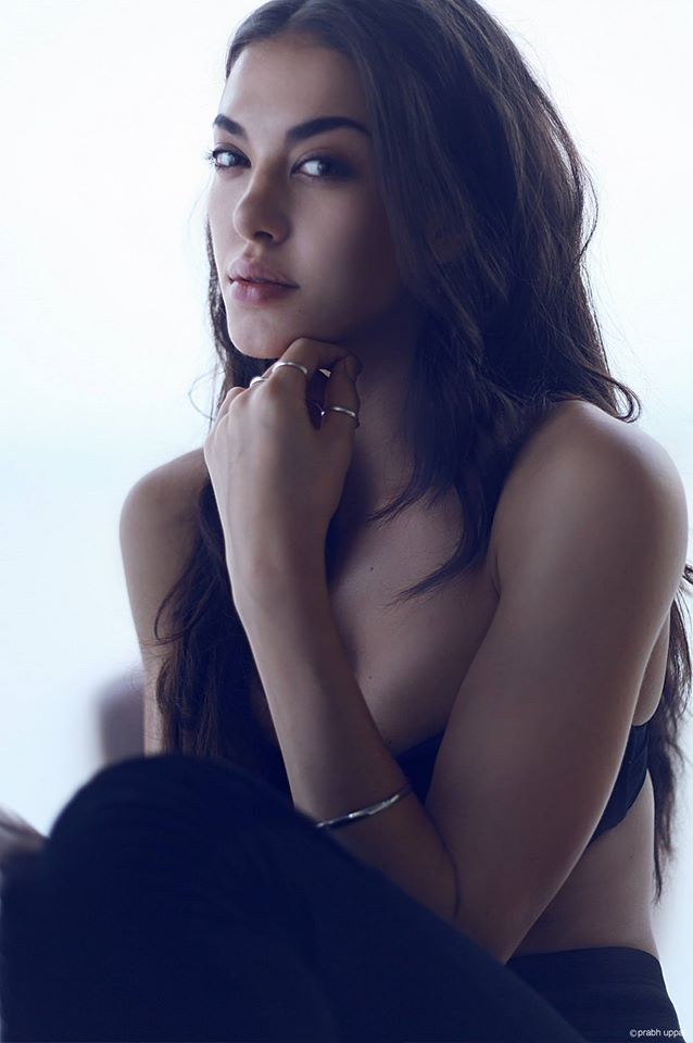 Female model photo shoot of Alicia Kom