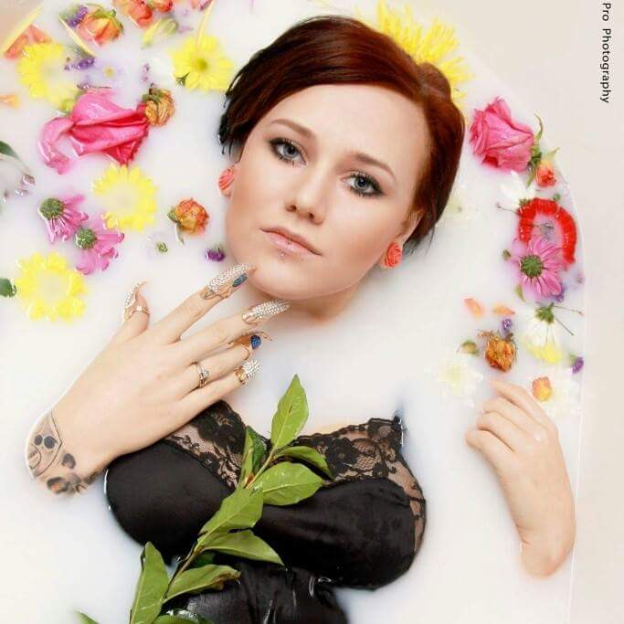 Female model photo shoot of TheTattooedXXRebel