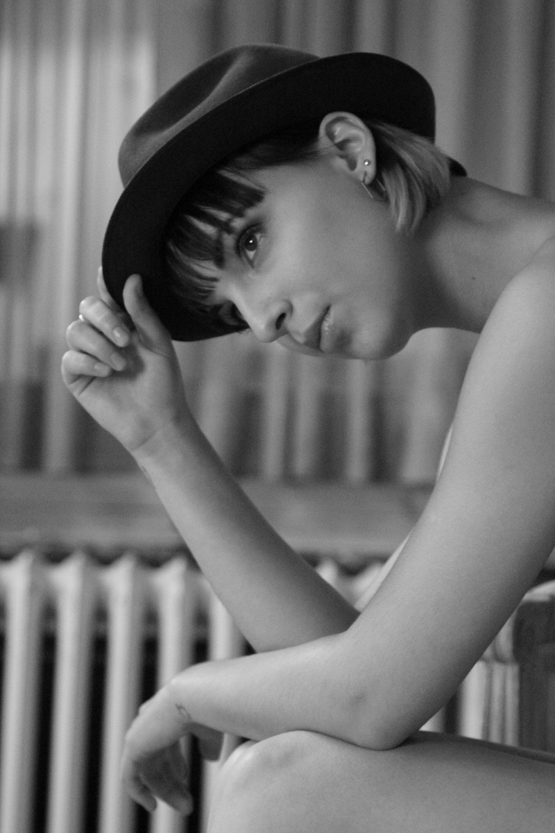 Female model photo shoot of Jod de Maupassant