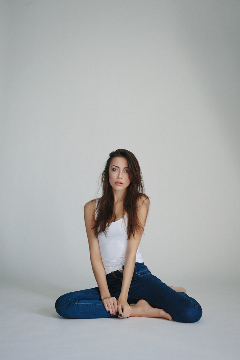 Female model photo shoot of Julia Mindar