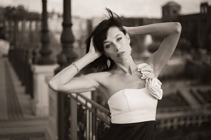 Female model photo shoot of AshleyMoreno 