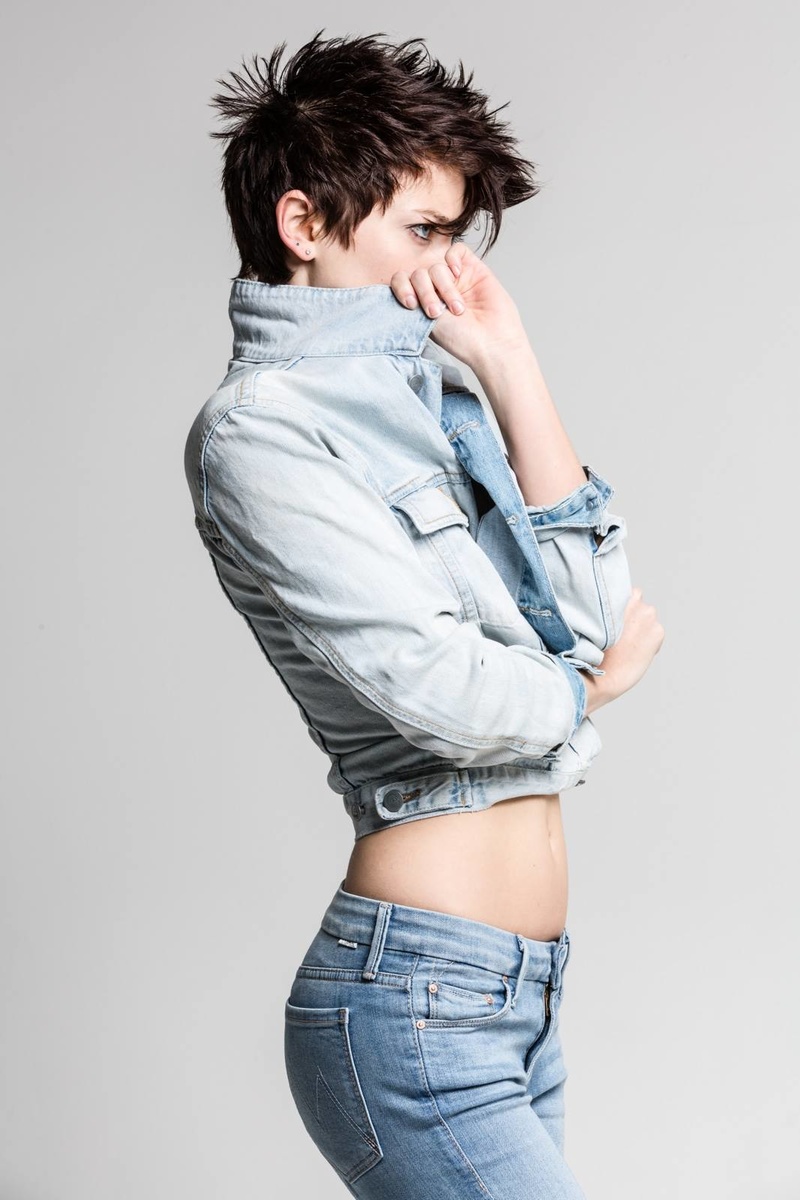 Female model photo shoot of Lizzy McGroder