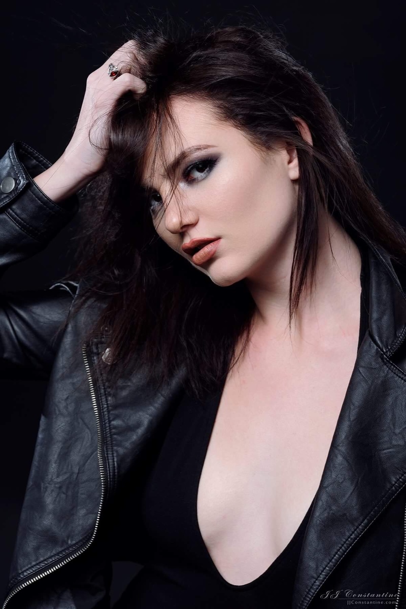 Female model photo shoot of Alexismariahmodeling