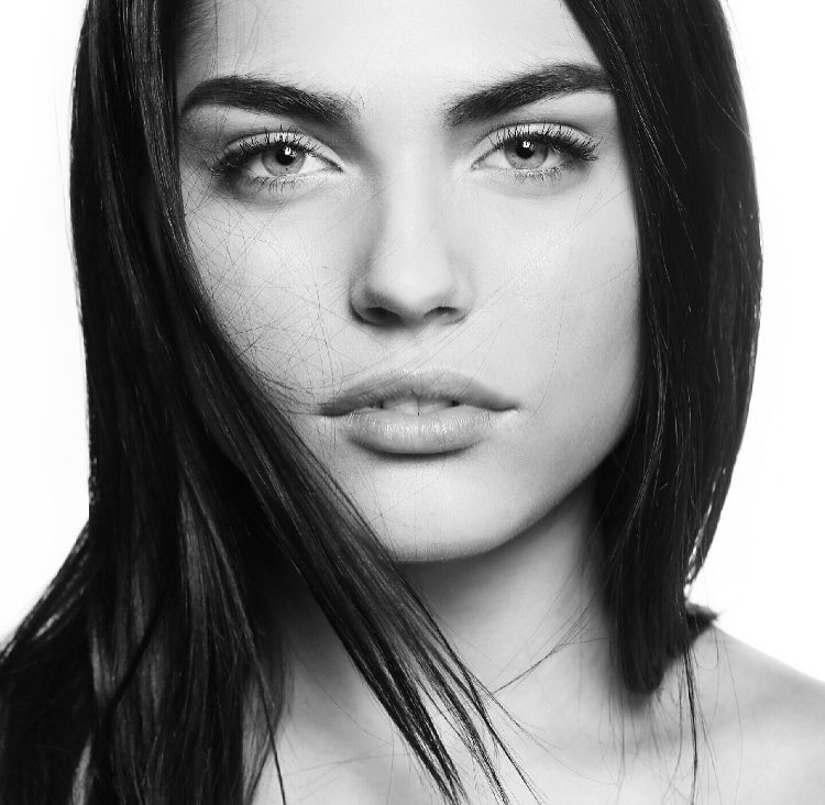Female model photo shoot of McKenzie_carey