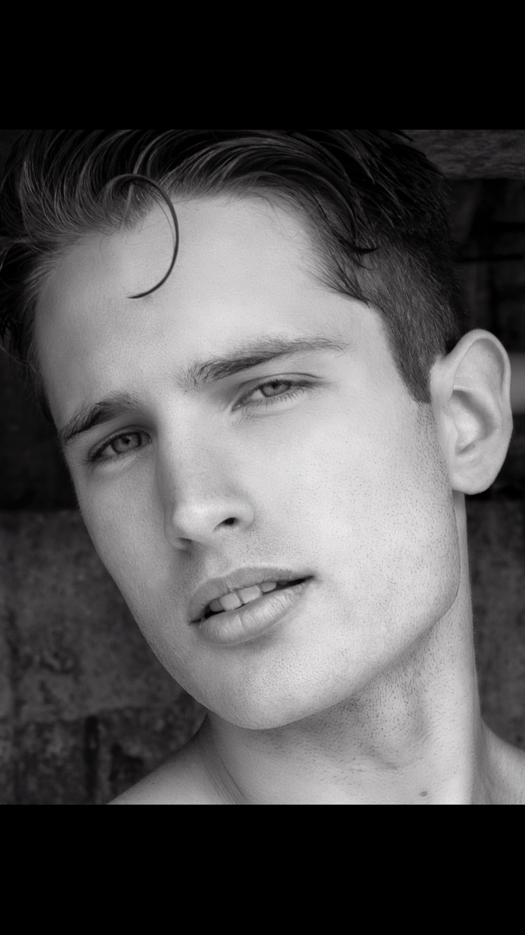 Male model photo shoot of Dylan_Landi