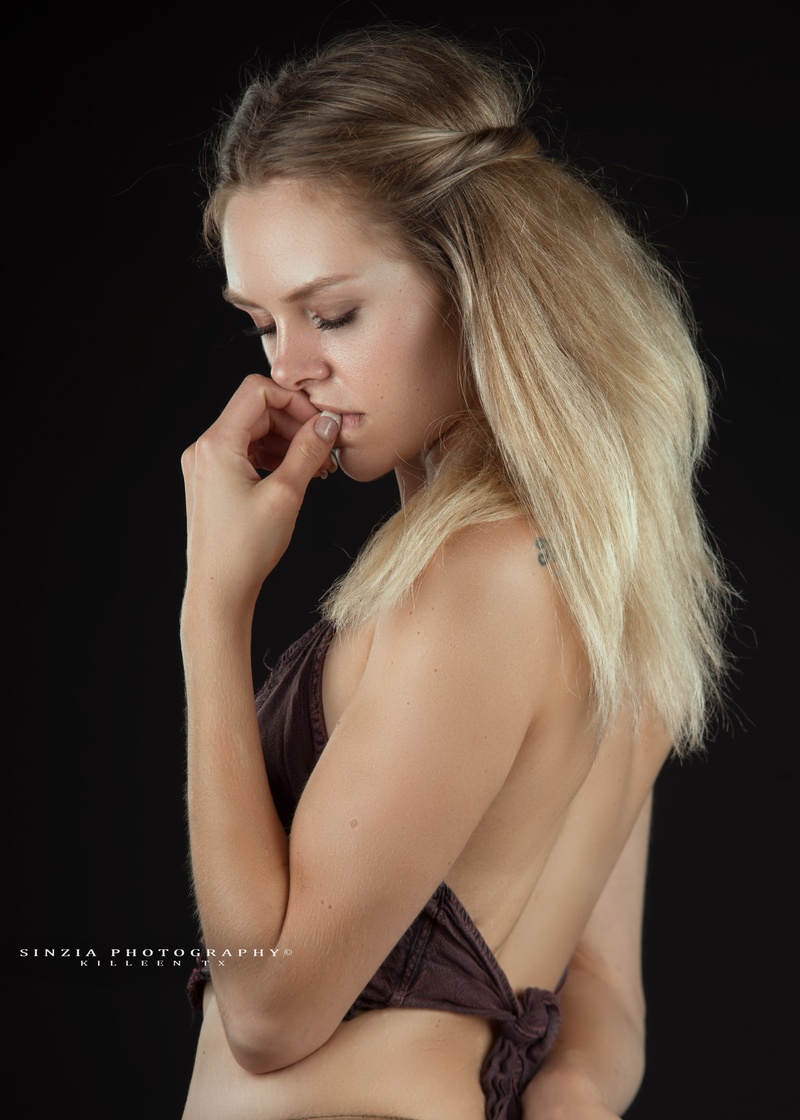 Female model photo shoot of KenzieWinx