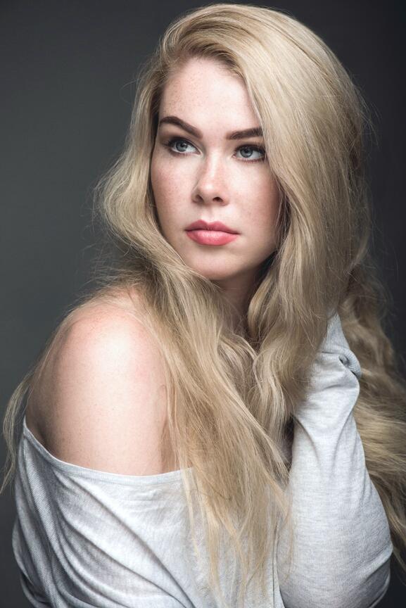 Female model photo shoot of laura anne craik