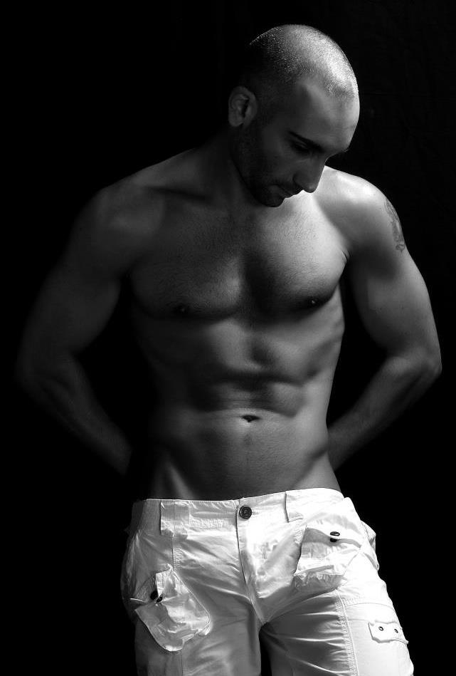 Male model photo shoot of Drew de Lacroix
