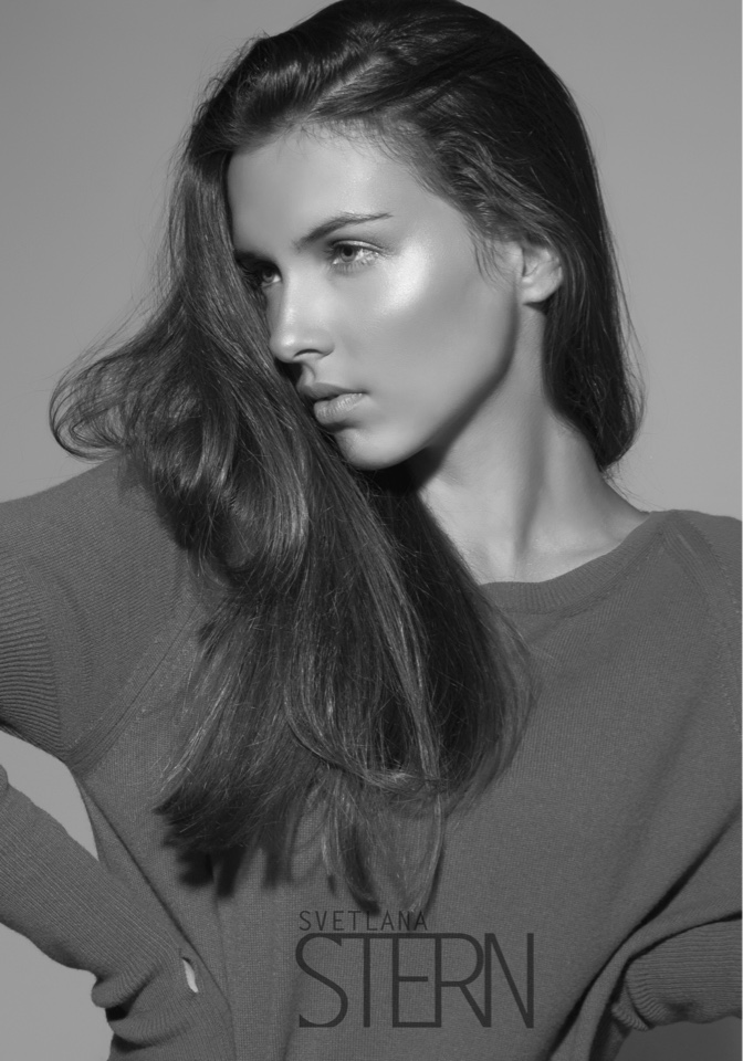 Female model photo shoot of Ekaterina Antonova