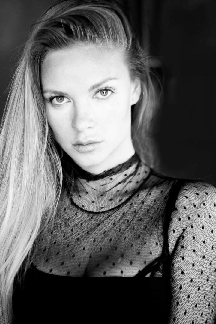 Female model photo shoot of Natalia Bocharova