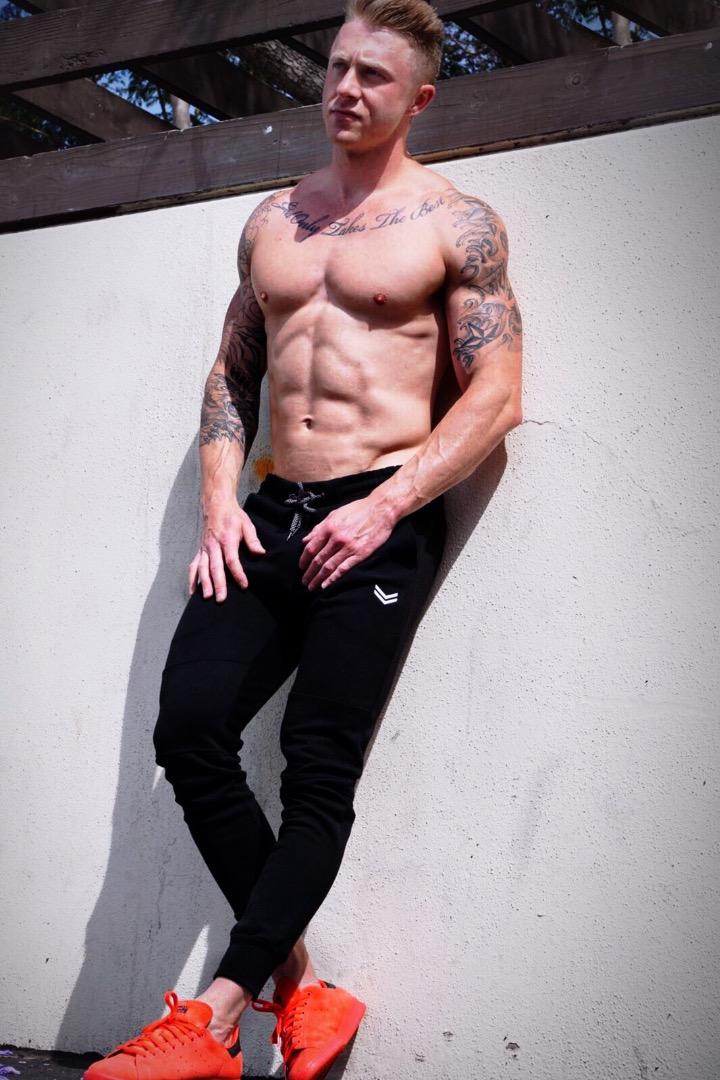 Male model photo shoot of Kyle Kellner