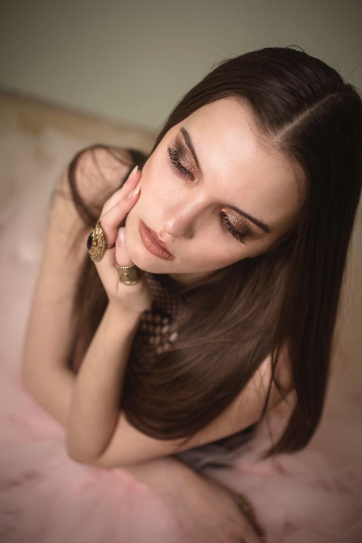 Female model photo shoot of Leane Mattson
