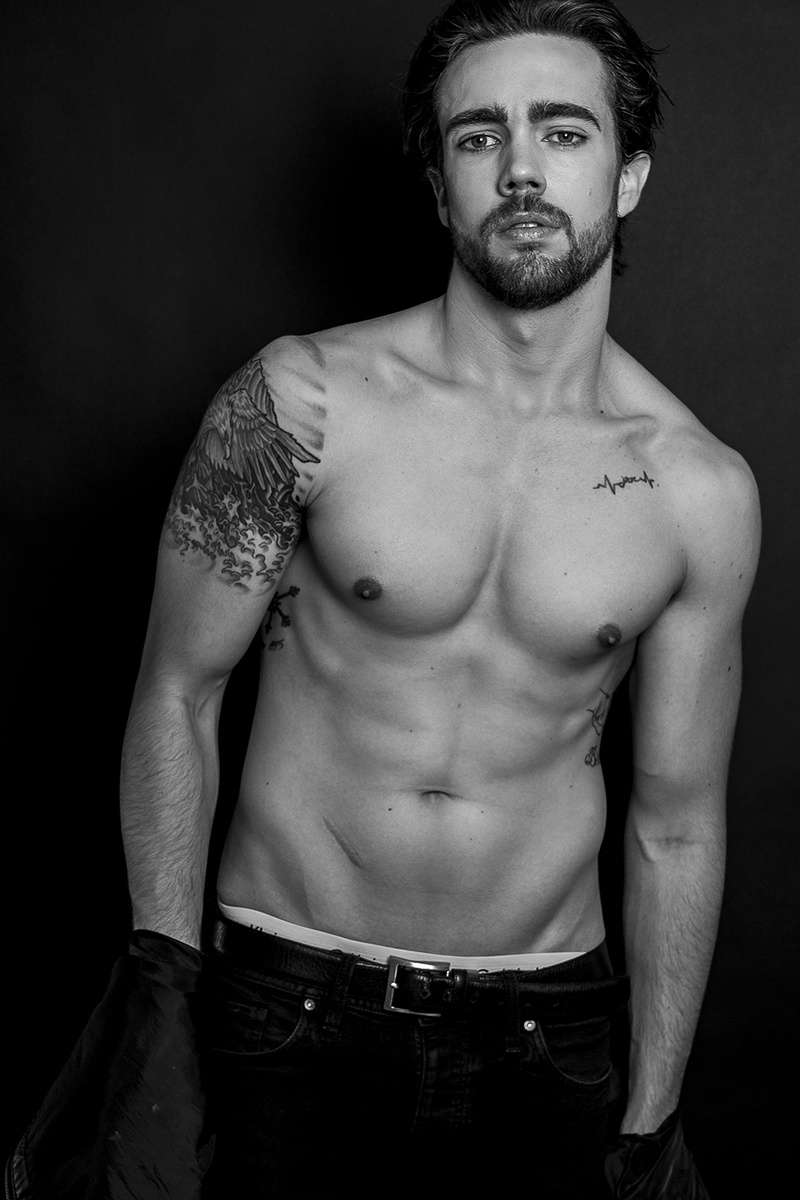 Male model photo shoot of Miguel Aldasoro
