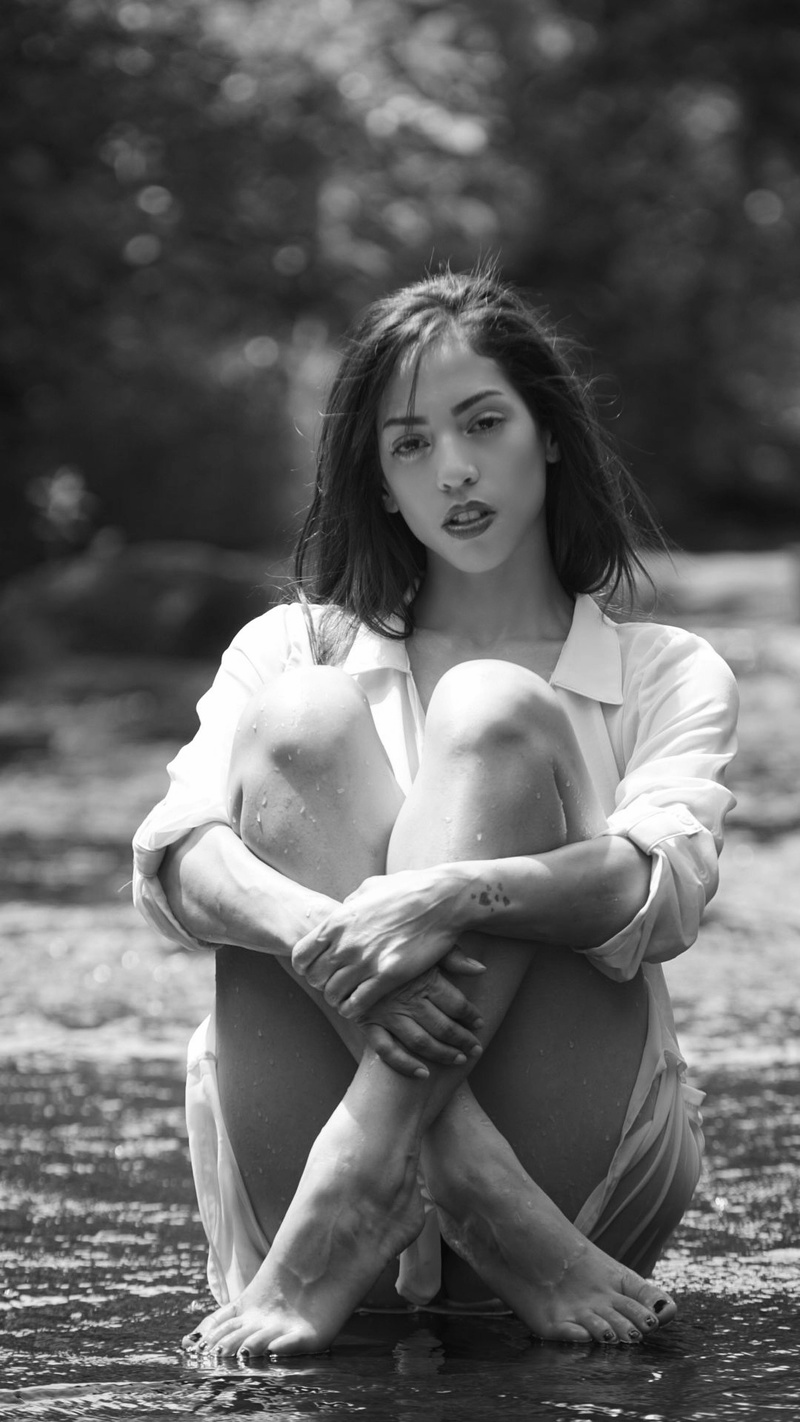 Female model photo shoot of Angélica Silvestre