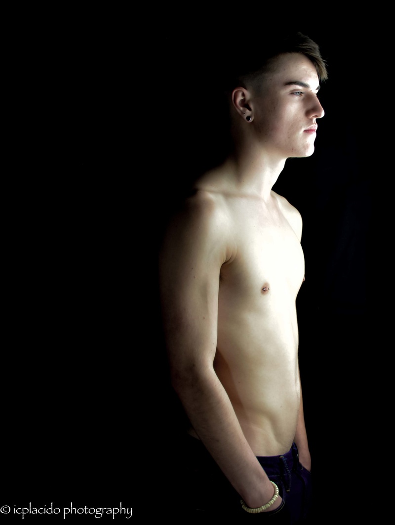 Male model photo shoot of icplacido