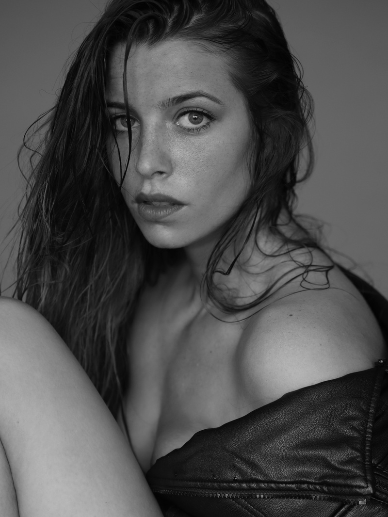 Female model photo shoot of Taylor De Stefani