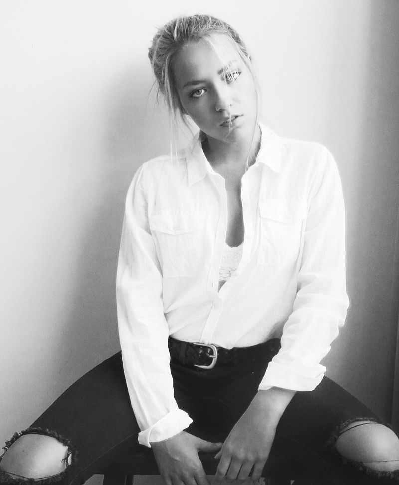 Female model photo shoot of Gabrielle Yarabinee
