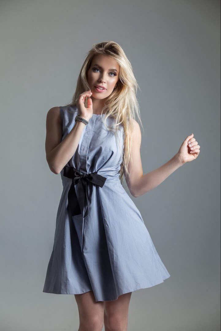 Female model photo shoot of nadya_kolt