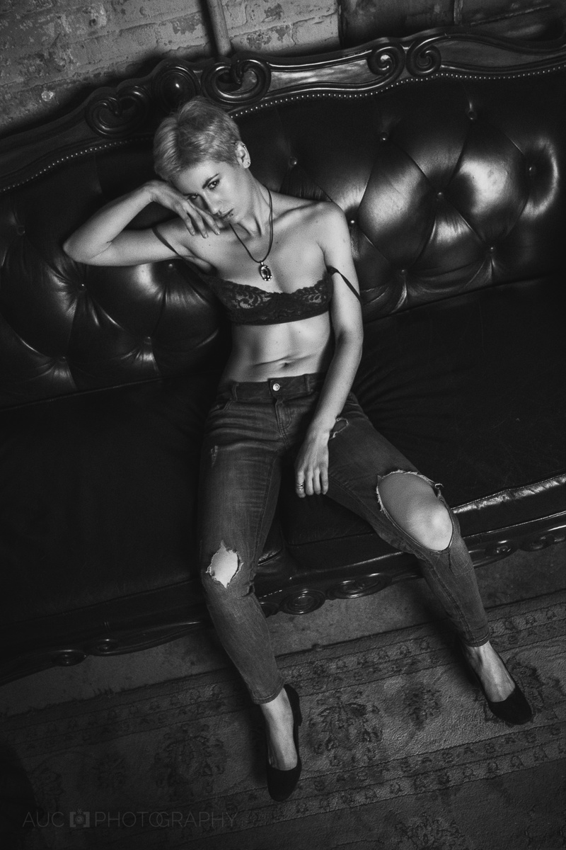 Female model photo shoot of Natali Pillgrim