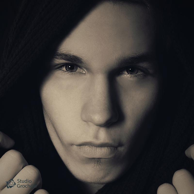 Male model photo shoot of Krzysztof Sowinski in WARSZAWA