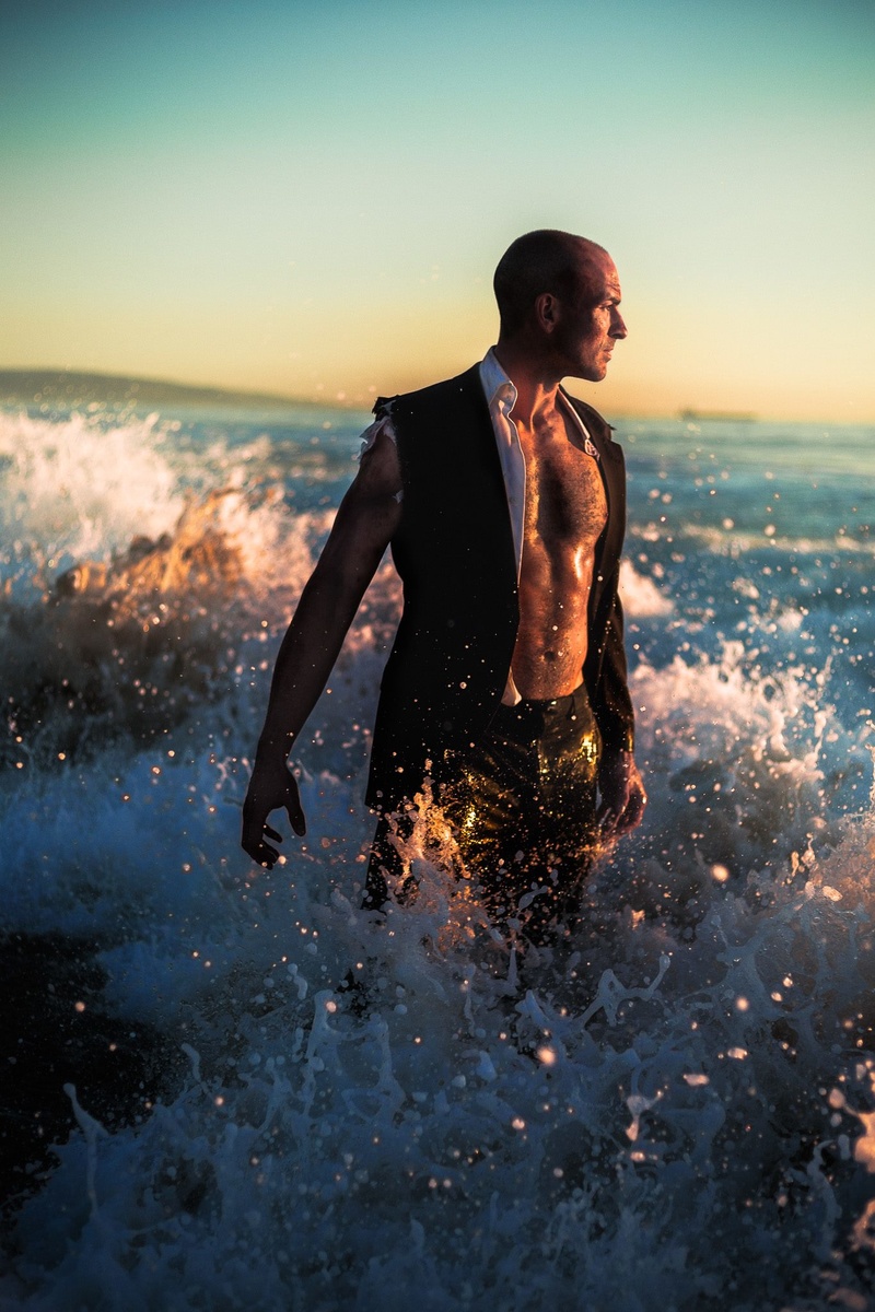 Male model photo shoot of David Carstens in Playa del Rey