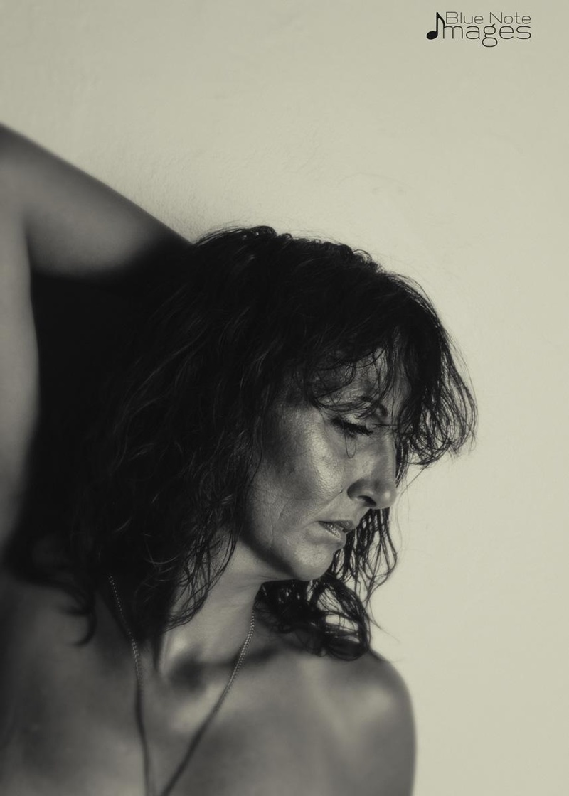 Female model photo shoot of Melissa Stowell