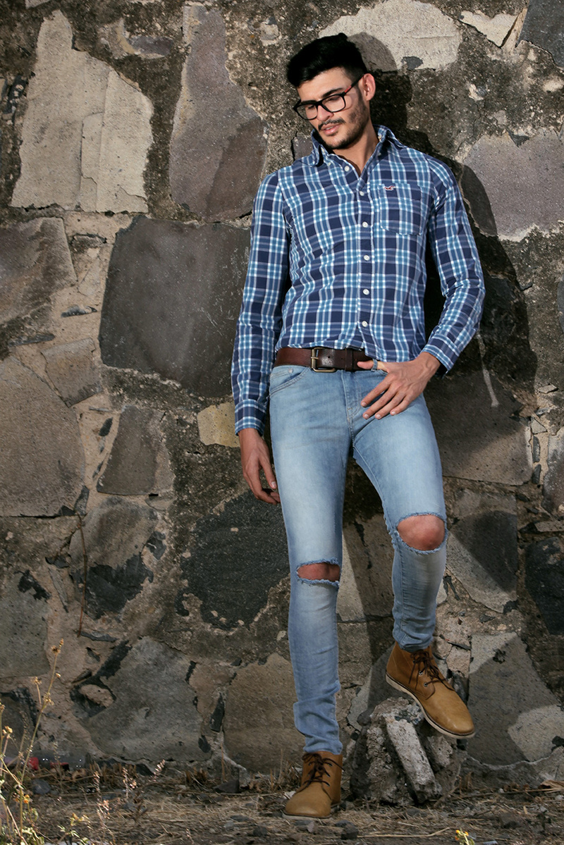 Male model photo shoot of Alejandro Solano in Av. Inglaterra, Guadalajara, México