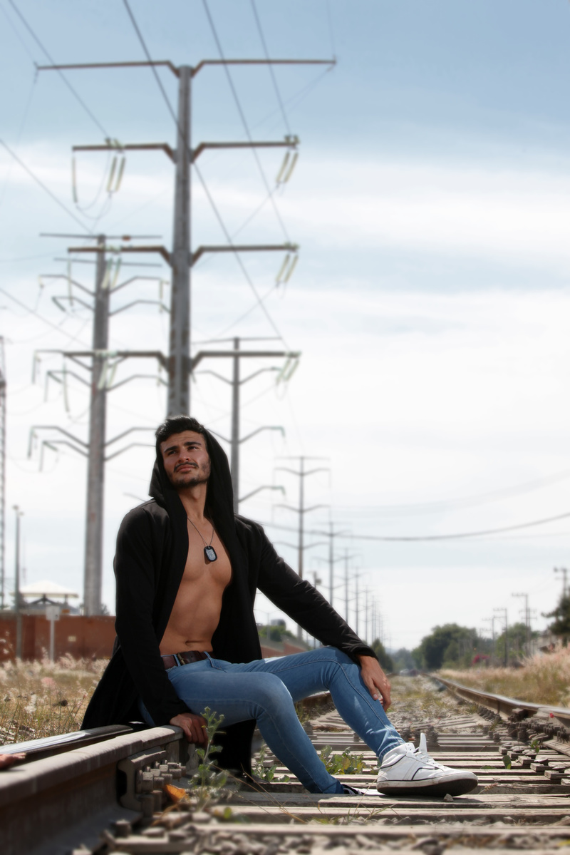 Male model photo shoot of Alejandro Solano