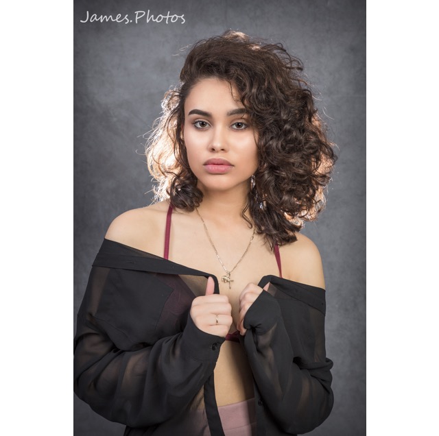 Female model photo shoot of Jailene Rosales