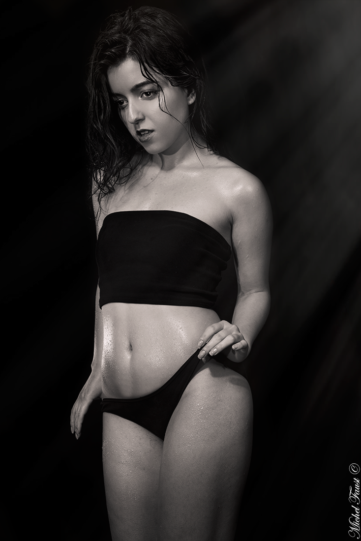 Female model photo shoot of Nina x
