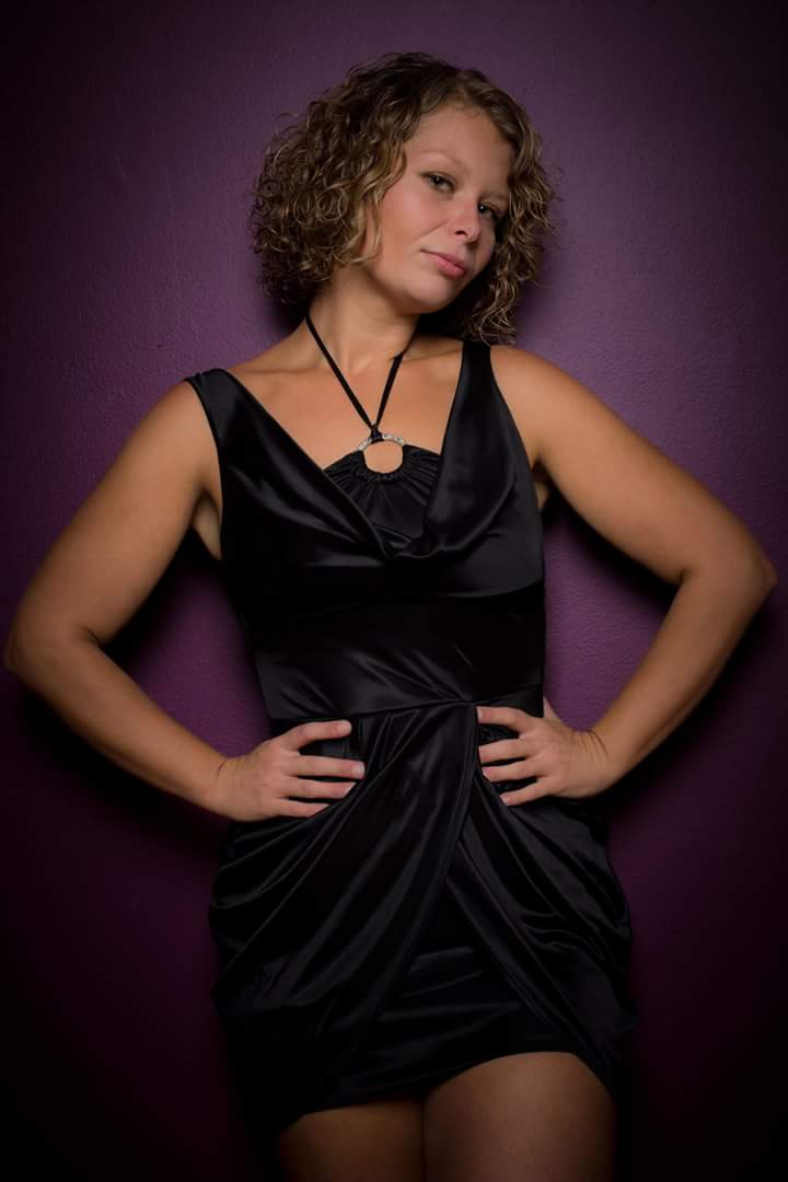 Female model photo shoot of Mary Loniak