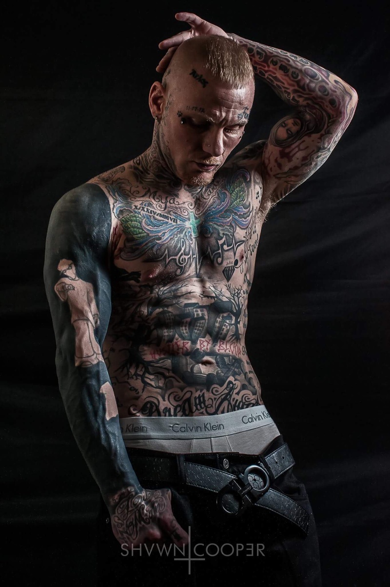 Male model photo shoot of Tony Aleshire 