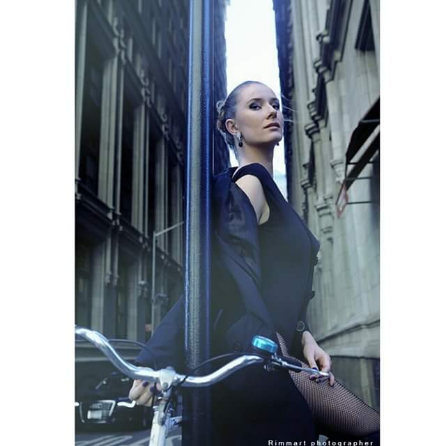 Female model photo shoot of Yelena Prohorovskaya