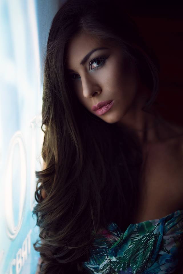 Female model photo shoot of eligeorgievaa