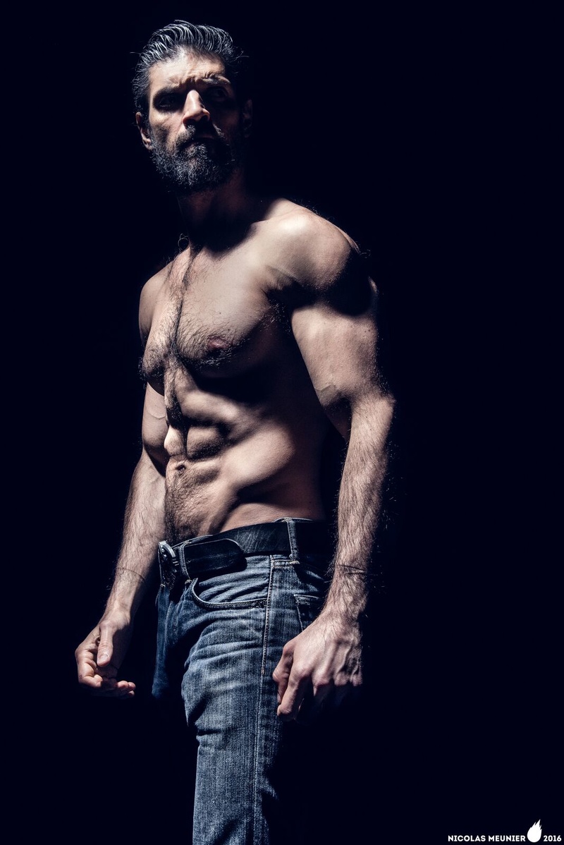 Male model photo shoot of Darius Khan